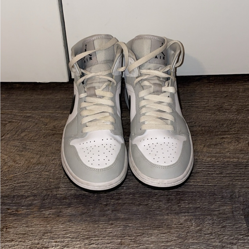 Grey air Jordan high, size 8.5